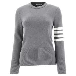 [톰브라운] 톰브라운 25FW 4바 밀라노 스티치 클래식 니트 라이트그레이 FKA239A 00014 055