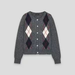 [코데즈컴바인](광주신세계) 아가일 라운드넥 니트 가디건 (CKD-CD001WA)