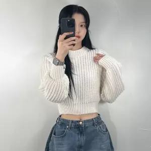 세미 크롭 여성 하찌 여자 니트 티 4color 벌룬 소매 라운드넥라운드 아이보리 흰색 블랙 검정 핑크 스웨터