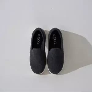 [고비(GOBI)]고비 GOBI 캐시미어 경량 슬립온_챠콜