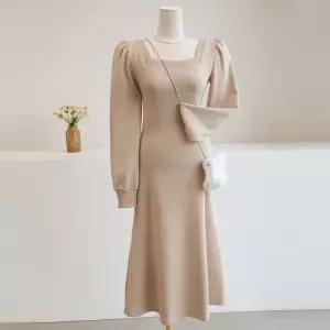 [잇수다] 멘데릴 기모 스퀘어넥 퍼프 플레어 롱 원피스