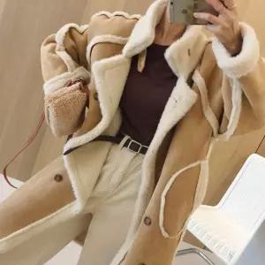 테디 리버시블 양면 양털 뽀글이 페이크 스웨이드 무스탕 롱 겨울코트