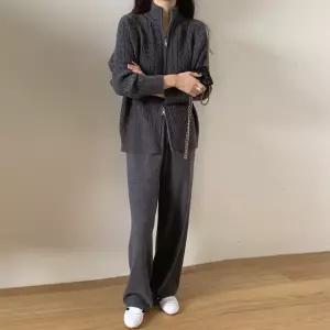 [문에이블]문에이블 여자 여성 가을 겨울 루즈핏 하이넥 꽈배기 투웨이 집업 니트 가디건 팬츠 투피스 세트