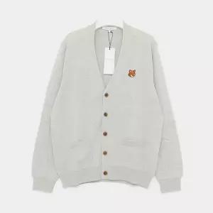 메종키츠네 헤드폭스 패치로고 울 V넥 남성 가디건 PM00501KT1181 H120