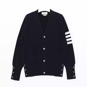 톰브라운 사선완장 클래식 캐시미어 남성 가디건 MKC001A 00011 415