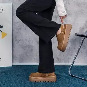 [디아]이포 스웨이드 스트랩 털안감 키높이 통굽 블로퍼 5cm