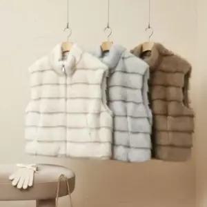 여자 연말룩 하이넥 소프트 퍼베스트 겨울 조끼