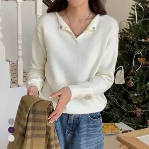 KARRA 핀업오픈카라니트_A5W0651