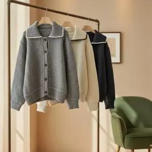 [신세계라이브쇼핑][옷자락] 여자 배색 카라넥 단추 겨울니트 데이트룩 가디건