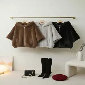 [신세계라이브쇼핑][옷자락] 여자 겨울 시어링 소프트퍼 반팔 연말룩 후드 털 점퍼