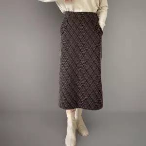 [하프클럽/]여성 겨울 하객룩 체크 패턴 뒤트임 롱스커트 포켓 디자인