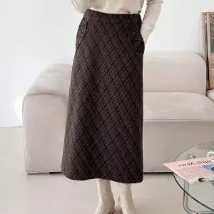 [하프클럽/]여성 겨울 하객룩 체크 패턴 포켓 디테일 롱스커트