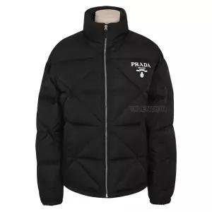 [롯데백화점]프라다 23FW 남성 SGB803 1WQ8 F0002 리나일론 삼각 로고 퀄팅 패딩 점퍼 블랙