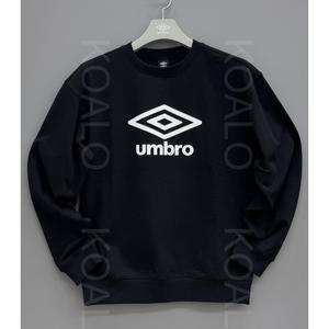 [국내백화점판] UMBRO 엄브로 25신상 에센셜 빅로고 맨투맨 긴팔 셋업 리사이클(블랙) UQ121CFS19