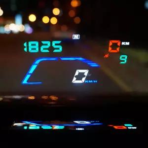 아이데이 간편 셀프 설치 차량용 HUD 헤드업 디스플레이 자동 ON OFF 밝기 조절 / GPS 타입