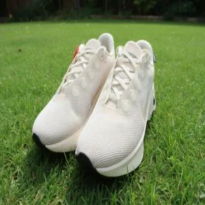 [국내매장판] 나이키 모티바 고어텍스버젼 아이보리 런닝화 HM0355-800