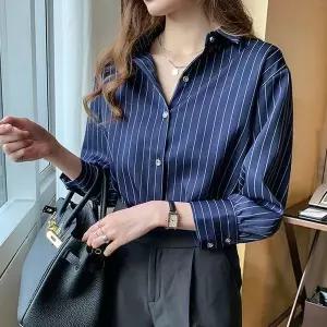 [하프클럽/]걸 데일리룩 투버튼 쇼트팔소매 기장 데일리 가로줄 와이셔츠