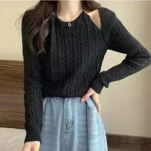 [하프클럽/]여성 꽈배기 짜임 긴팔 니트티 1P 홀터넥 어깨트임