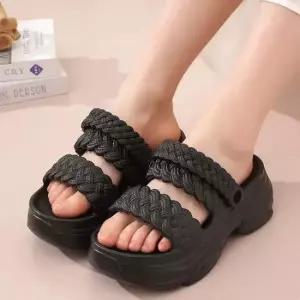 여자 꼬임 스트랩 여름 외출 바캉스 휴양지 키높이 샌들