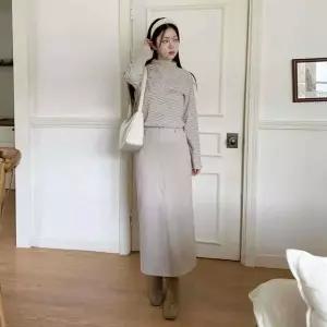 [하프클럽/]여성용 겨울 롱 H라인 스커트 앞트임 출근 스타일