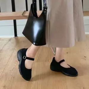 캐주얼 페브릭 스트랩 메리제인 통굽 스니커즈 4f