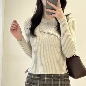 [신세계라이브쇼핑][옷자락] 여자 홀터넥나시 골지 레이어드 꼬임 슬림핏니트 세트