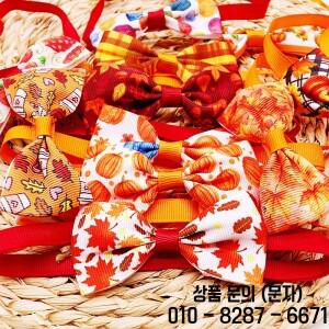 100pcs 추수 감사절 개 나비 넥타이 가을 호박 작은 고양이 Bowties 목걸이 애완 동물 미용 액세서리