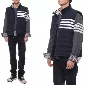 [롯데백화점]톰브라운 남성 사선 스트라이프 패딩 조끼  MVD024X 07259 415 24S