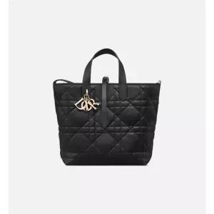 디올 Dior Toujours 미디엄 버티컬 토트백 블랙 M2836OSNW_M900