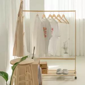 원목 인테리어 이동식 행거 옷걸이 나무 바퀴달린 데이지 양귀비 미니 인조꽃 조화 장식