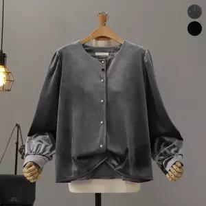 [모노시크] 클리셰 벨로아 어깨 셔링 블라우스_MNBS632