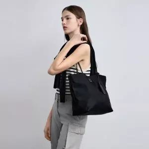 [루즈앤라운지](강남점)코모도 쇼퍼 V자카드  RA2F3ABG411KP1BK