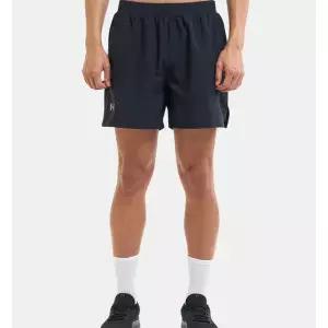 [언더아머](의정부점)1382617 - 001 블랙 남성 UA 론치 5인치 쇼츠 기능성 우븐 반바지 (속바지O)