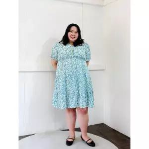 [리베리베_레이틀리코리아]플러스 사이즈 플라워 소매퍼프 롱 원피스 빅사이즈 벌룬 레이스 빅카라 4XL...