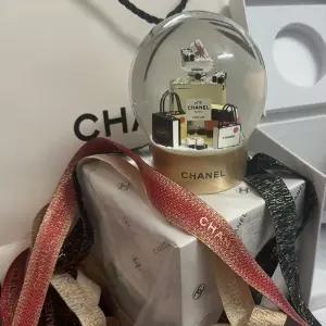 샤넬스노우볼 크리스탈 워터볼 무드등 인테리어 불빛 명품 모형 침실 오르골 세레나데 케이크