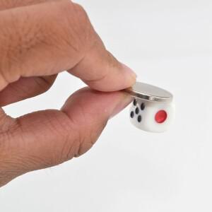 Winner's Dice by Secret 마술 트릭, 클로즈업 환상, 기믹 소품, 메탈리즘 클래식 완구, 주사위 숫자 예측