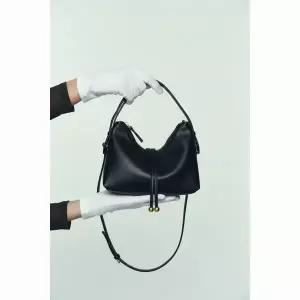 ZARA 볼 디테일 미니 버킷 핸드백 - 블랙 243780