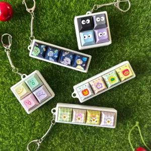 키보드 키링 키캡 딸깍이 스위치 스트레스 해소 4구 기계식 청축 키홀더 열쇠 고리 귀여운 캐릭터 디자인 MBTI 민화 레트로 파스텔 컬러 사각형 DSA형식 호환