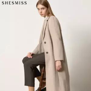 [쉬즈미스(SHESMISS)] 롱 쉐브론 패턴 소프트 코트 (택가격:368000원)