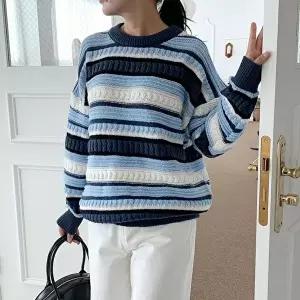 니트 루즈핏 배색 스트라이프 (KYR-WFGX6AJ)