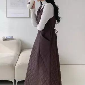 [하프클럽/삐까삐까]퀼팅 누빔 겨울 레이어드 뷔스티에 민소매 롱 원피스 오버핏 뒷리본 라운드