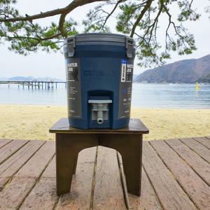 캠핑 스탠리 워터저그 조립형 우드 받침대 미니 테이블 스툴