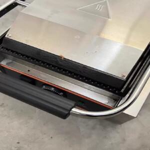 220V 전문가용 전기 파니니 프레스 그릴 스테이크 샌드위치용 풀 그루브 히팅 플레이트 상업용 DB