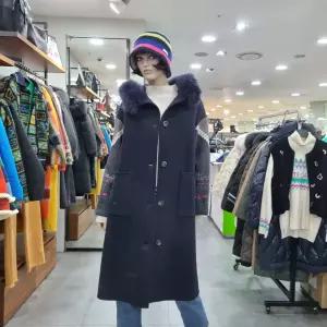 베네통/애플아울렛/쿠스 퍼 트리밍 니트 소매 배색 후드 롱 코트/BACTA9561