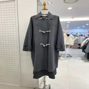 [코데즈컴바인] 오버핏 더플 떡볶이 월넛 포인트 단추 핸드메이드 울코트 CJD-HC504WA