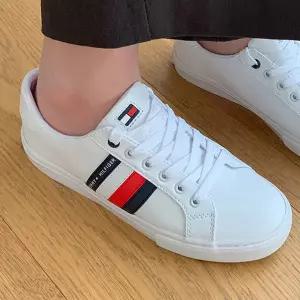 [타미힐피거]화이트 레더 운동화 로슨