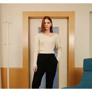 [온앤온][온앤온] 변형넥 벌룬 슬리브 니트 탑(NK2SP272) (NK2SP272)