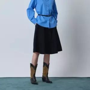 CC콜렉트 울 블렌드 백밴딩 플레어 스커트 C244MSD034 268903