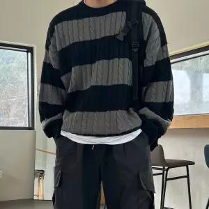 [이룰]단가라 꽈배기 롱슬리브 박스 오버핏 니트 3colors