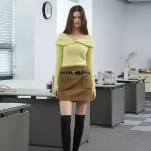 [에고이스트]금속 장식 포인트 오프숄더 티셔츠(EQ4CL063)